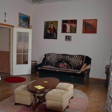 Mieszkanie Na Szpitalnej Lviv Bagian luar foto