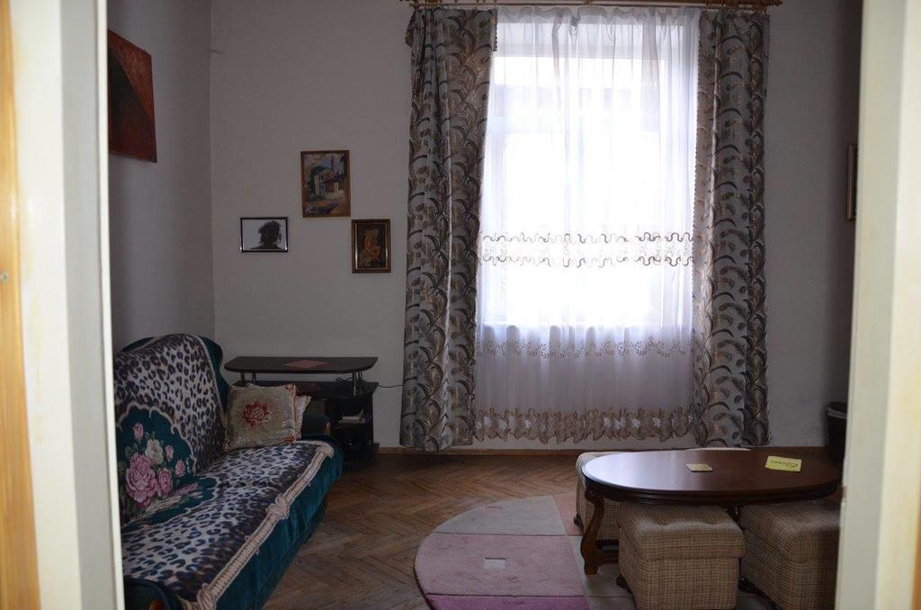 Mieszkanie Na Szpitalnej Lviv Bagian luar foto