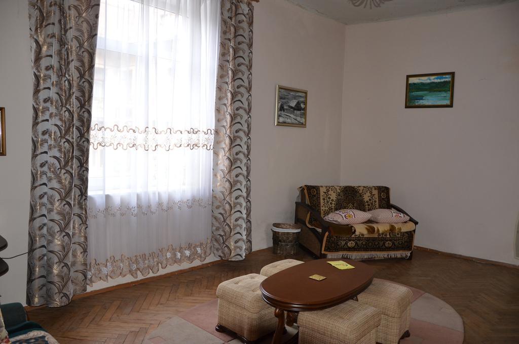 Mieszkanie Na Szpitalnej Lviv Bagian luar foto